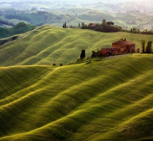 Rolling hills in Tuscany, Italy ::: boringpla.net - Another Boring Picture Blog by Gerrit Fries