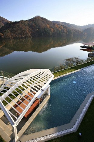 Island House by Iroje KHM Architects in Gapyunggun, South Korea ::: boringpla.net - Another Boring Picture Blog by Gerrit Fries