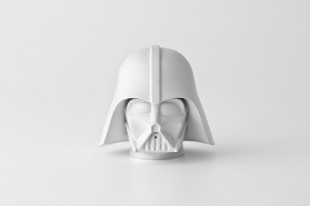 Objects in white: Darth Vader ::: boringpla.net - Another Boring Picture Blog by Gerrit Fries