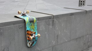 Melting Skateboard ::: boringpla.net - Another Boring Picture Blog by Gerrit Fries